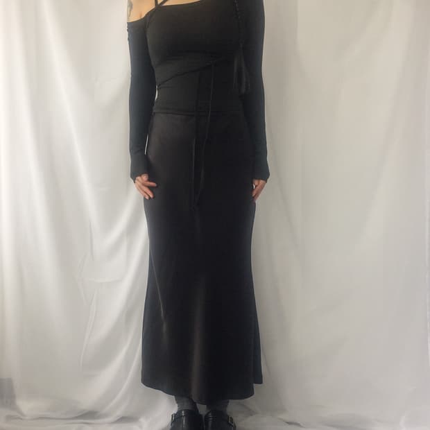 Tied point one shoulder top