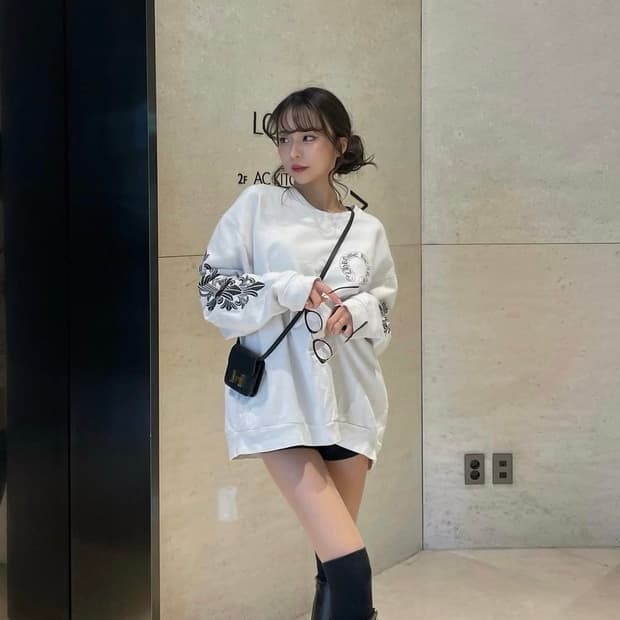 크롬하츠 플로럴 홀스슈 맨투맨 S