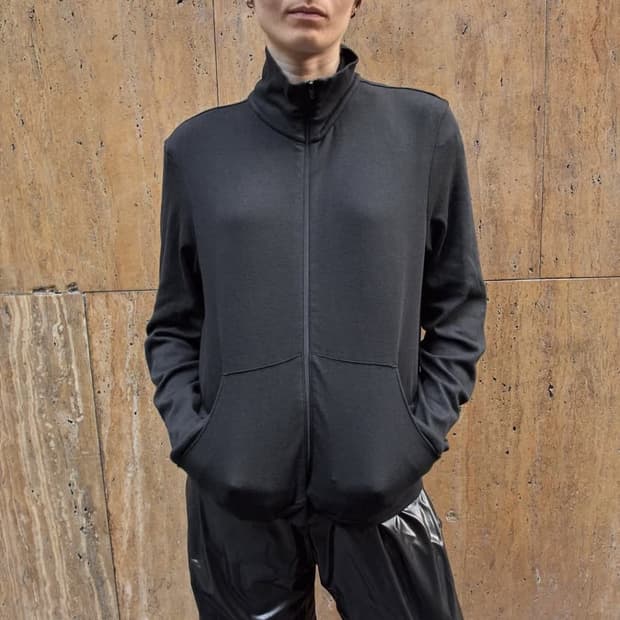 머듈 넥집업 블랙