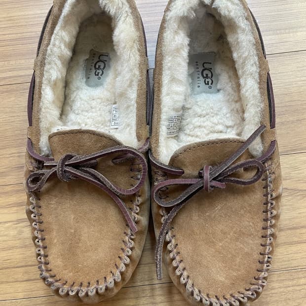 UGG 어그다코타모카신 230m