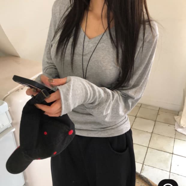 새상품) 서울베이스드 워머 브이넥 티 지그재그에이블리 릿킴 블랙업