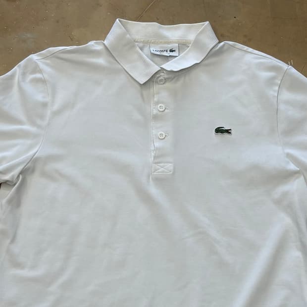 L 라코스테 화이트 카라 반팔 티셔츠