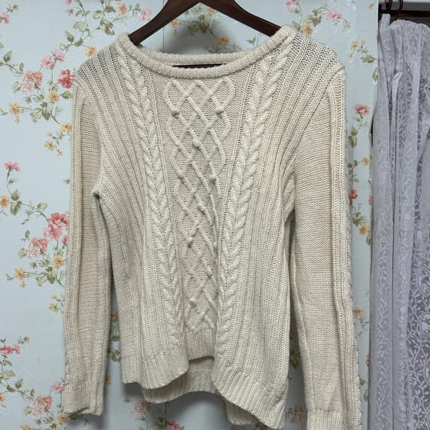 베이지 짜임 니트