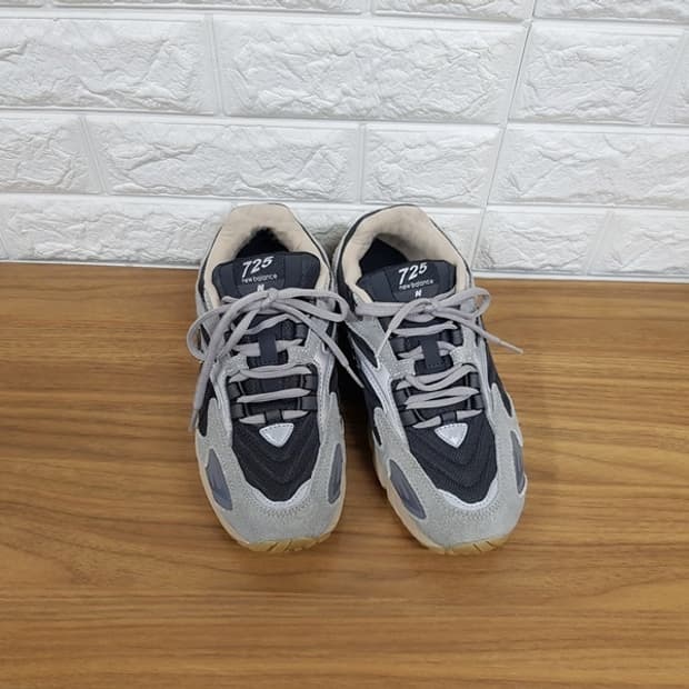 뉴발란스 725 운동화 240 (ML725R)