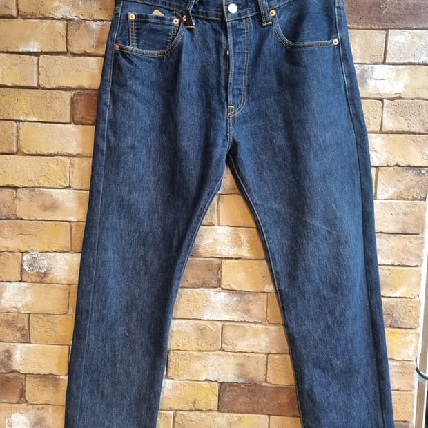 리바이스 501 모델의 빈티지 데님 팬츠