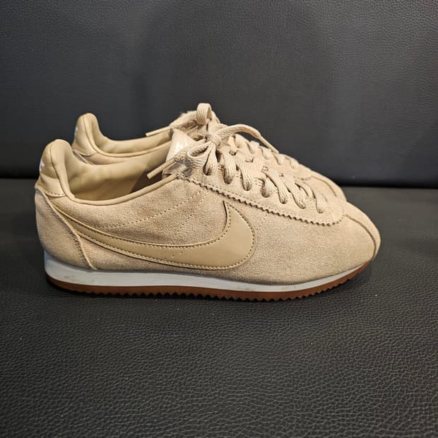 나이키 클래식 코르테즈 베이지 스웨이드 운동화