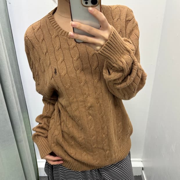 폴로 브라운 꽈베기 니트