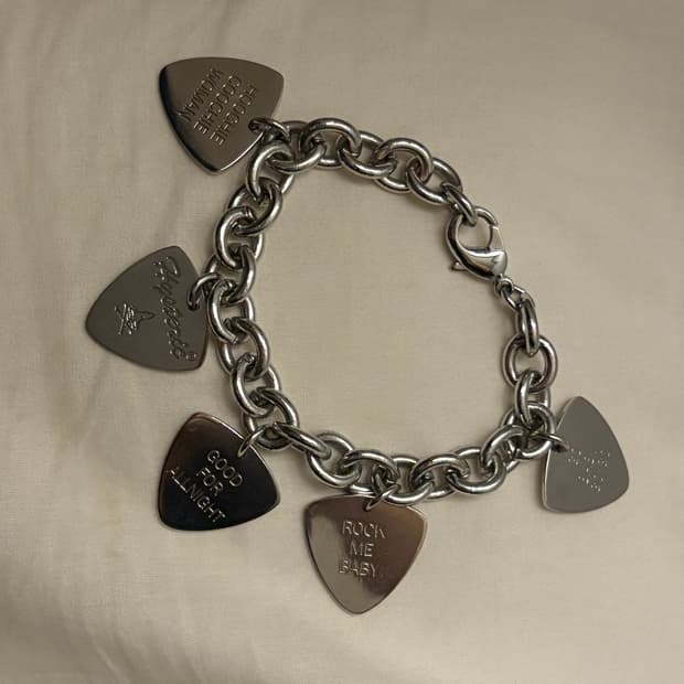 히스테릭 글래머 피크 팔찌