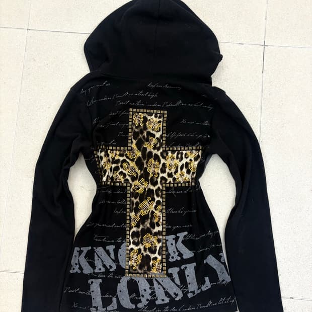레오파드 큐빅 십자가 후드티