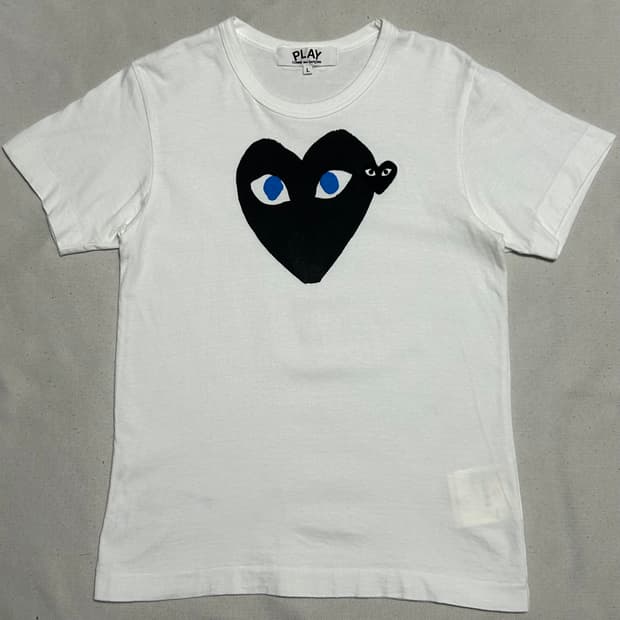 🫶🏻 꼼데가르송 블랙 하트 와펜 White 반팔티 🫶🏻