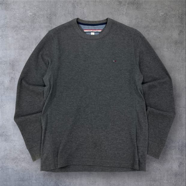 타미힐피거 스몰 로고 차콜 그레이 롱 슬리브