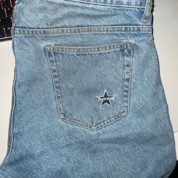 슈프림 레귤러진 25ss 36사이즈