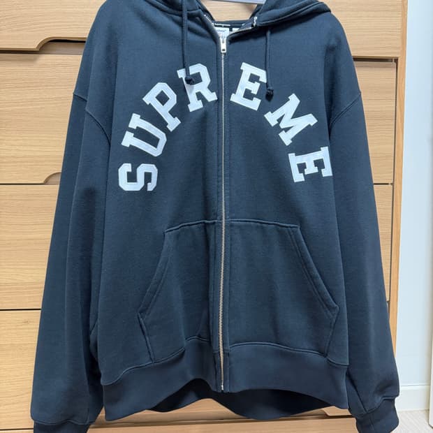 슈프림 챔피온 후드 집업 스웨트셔츠 블랙 24ss L팝니다