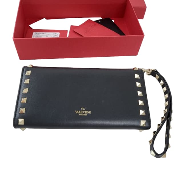 정품 발렌티노 락스터드 장지갑 클러치