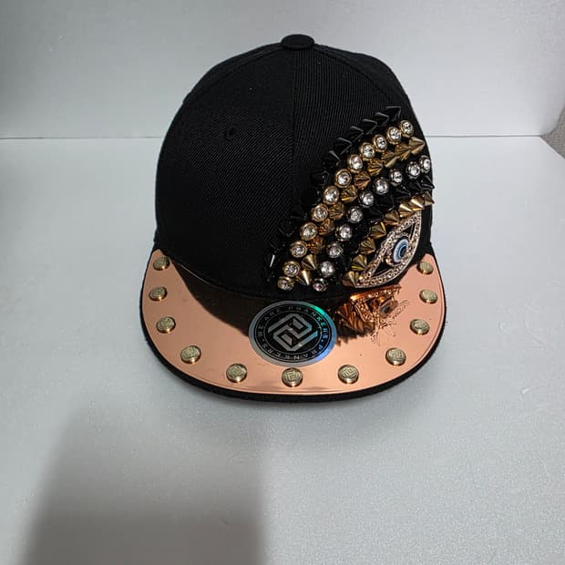 프랭커스 PRANKERS 명품  블랙 스터드 장식 힙합 모자 54사이즈