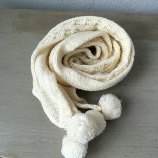  pom pom knit muffler