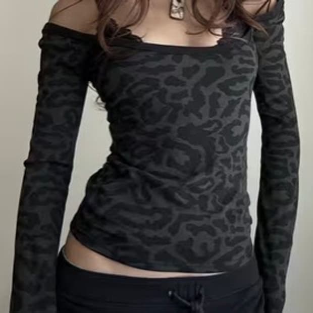 레오파드 오프숄더