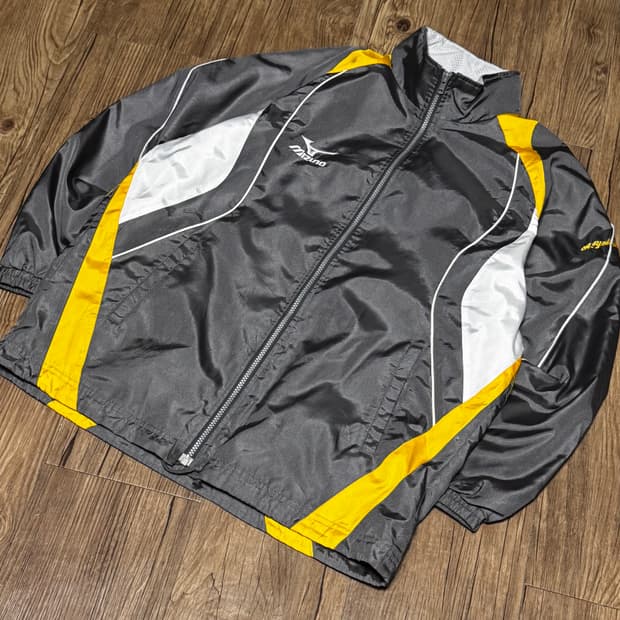 [S] 미즈노 올드스쿨 그레이 옐로우 바람막이 점퍼