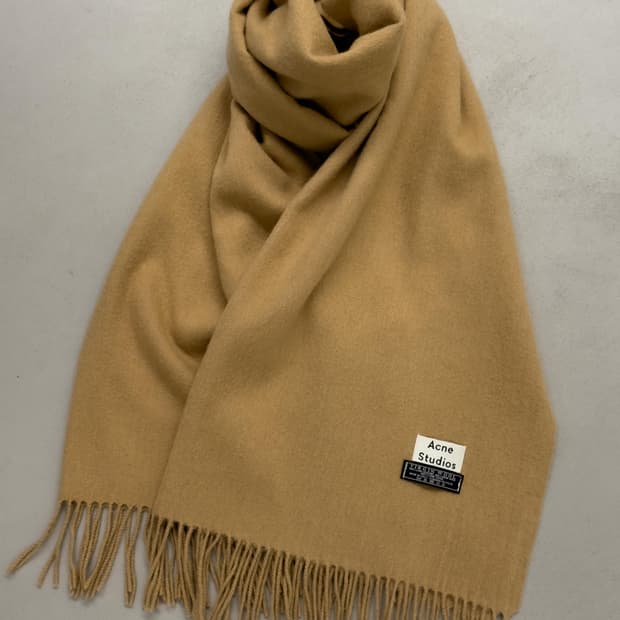 아크네 스튜디오 머플러