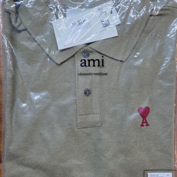 (새상품/정품)아미 스몰하트 반팔 카라티 XL