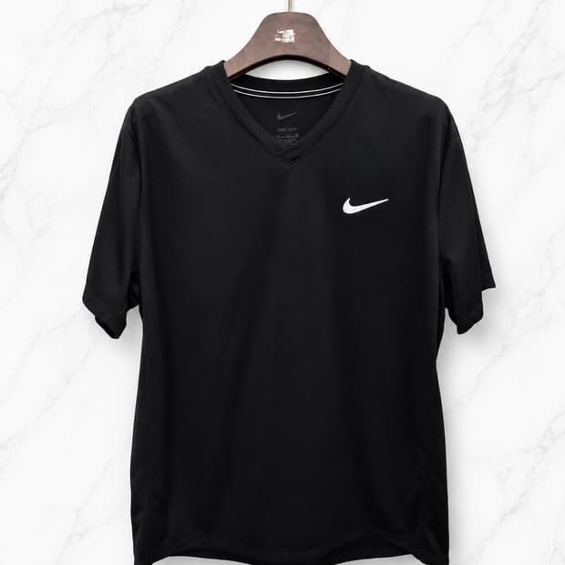 XL,105 )) NIKE 나이키 브이넥 반팔티셔츠! 깔끔한 디자인~
