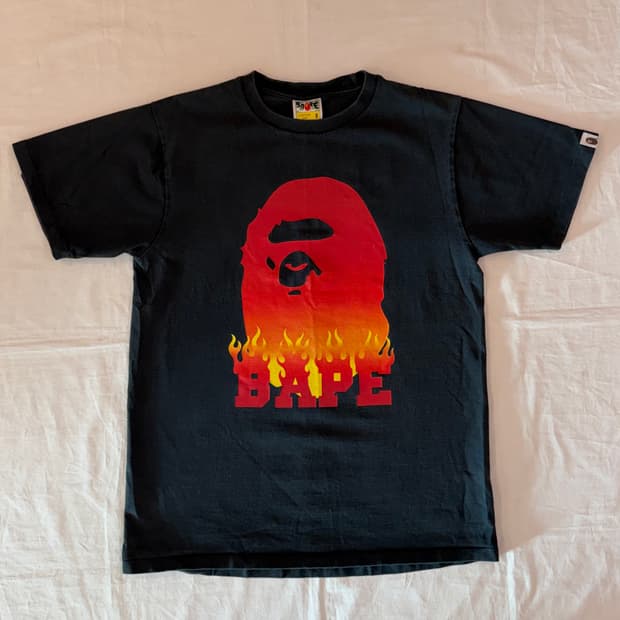 희귀) 베이프 플레임 사루 티셔츠 블랙