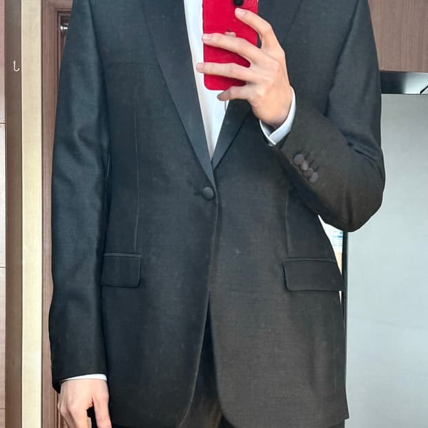 디올 실크 수트