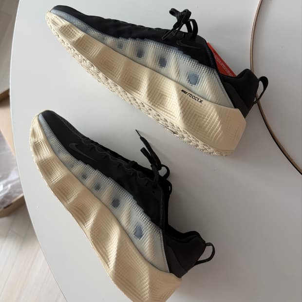 NIKE 아바 로버 DX4215 003 (275) 새상품