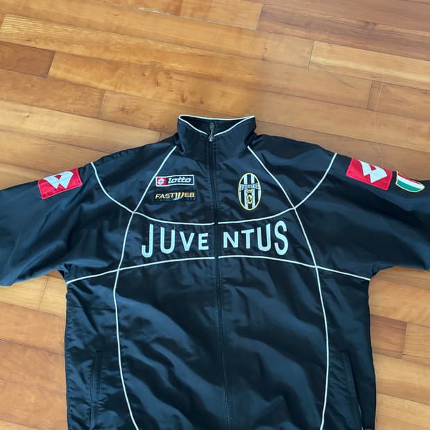 02-03 유벤투스 자켓 팝니다 XL사이즈 cfs구매
