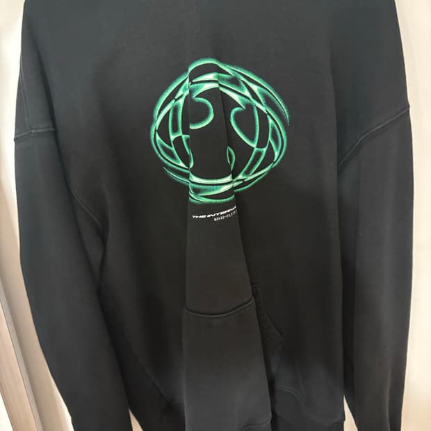 산산기어 더 인터내셔널 S97 그래픽 후드티 블랙 3사이즈