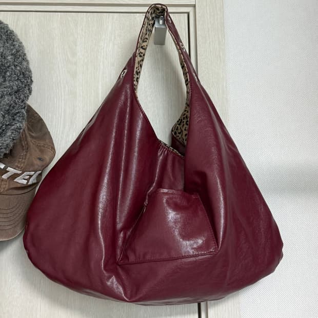 뎁크 아일렛 레더백