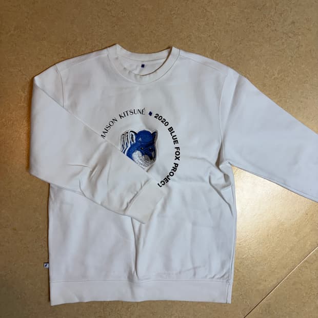 아더에러 메종키츠네 콜라보 맨투맨 A2