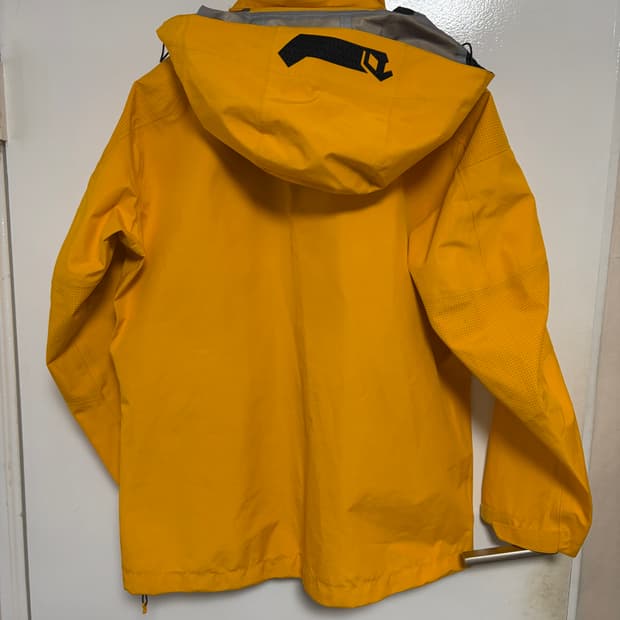 밀레 고어텍스 바람막이