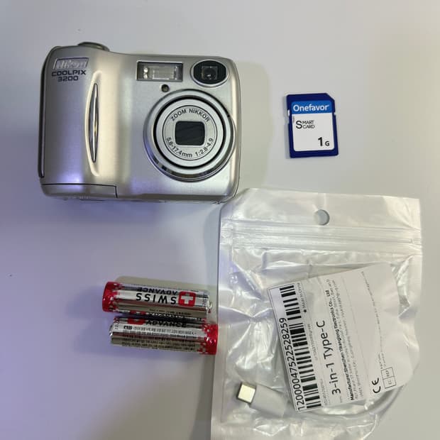 니콘 쿨픽스 3200 실버 빈티지 디카