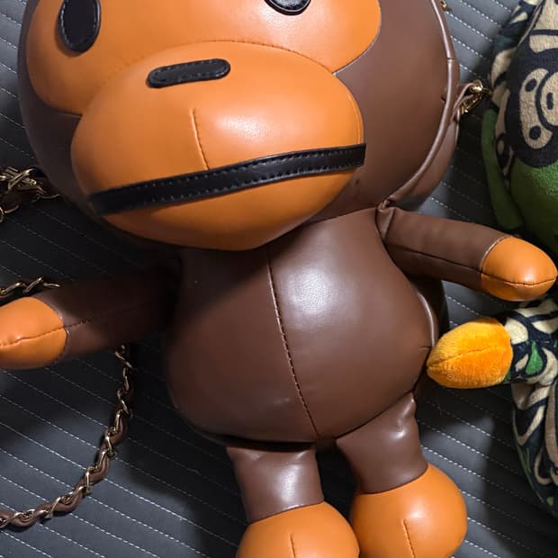 베이프 마일로 돌체인 크로스백 팝니다.