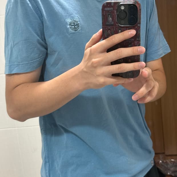 [L] 스톤아일랜드 스카이블루 로고 패치 반팔