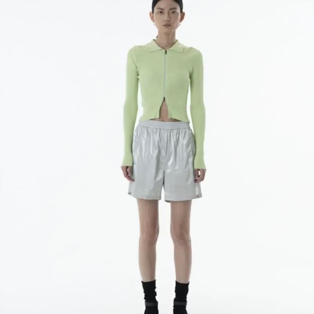 아모멘토 SILVER FOIL SHORTS