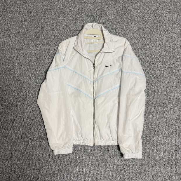 나이키 윈드러너 바람막이 자켓 우먼스 L 화이트
