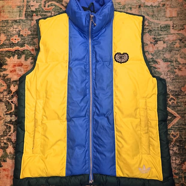 아디다스 유럽 올드스쿨 트레포일 구스패딩조끼