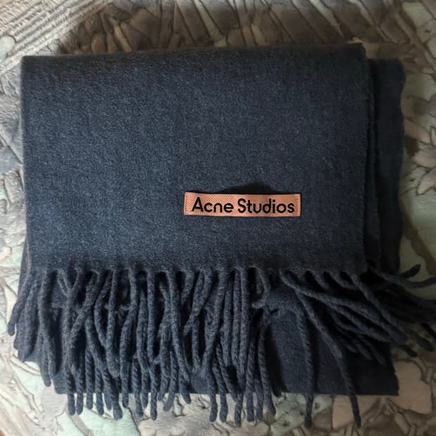 아크네 스튜디오 머플러 핑크택