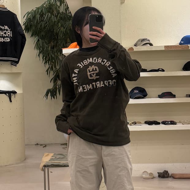 아베크롬비 아치로고 브라운 롱슬리브 U289