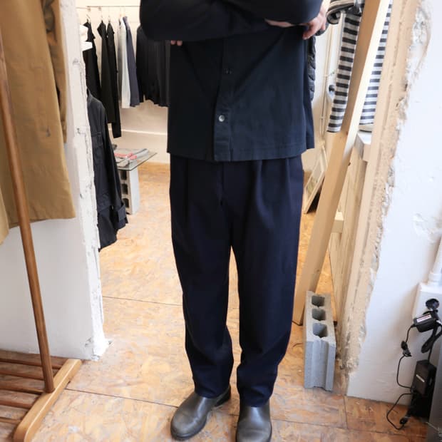 코모리 울 턱 팬츠