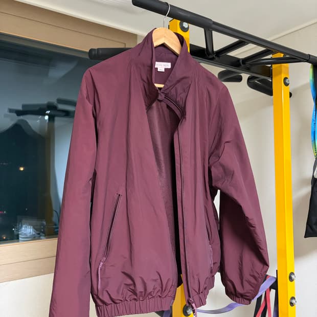 토마스모어 나일론 탱커 버건디 판매합니다