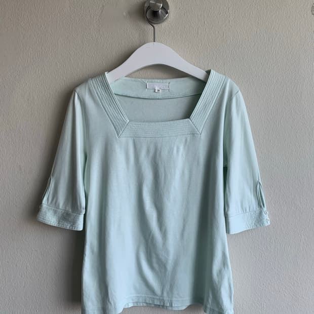 Square neck side botton T