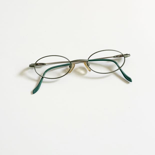 90s 올리브 그린 슬림 오벌 프레임 빈티지 안경