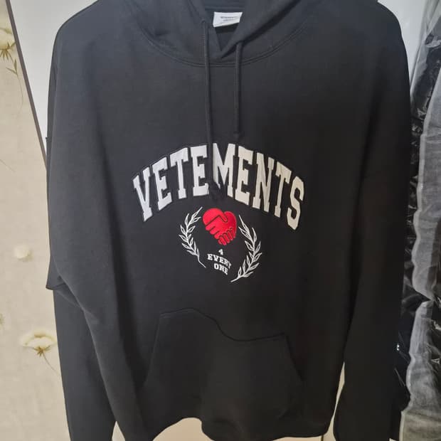 [XS] 베트멍 솔리더리티 자수 후드티