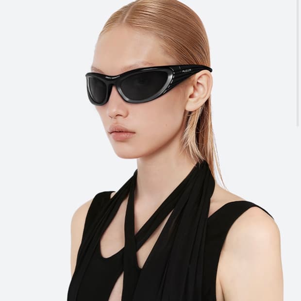 젠틀몬스터 뮈글러 스파이럴 02-M01