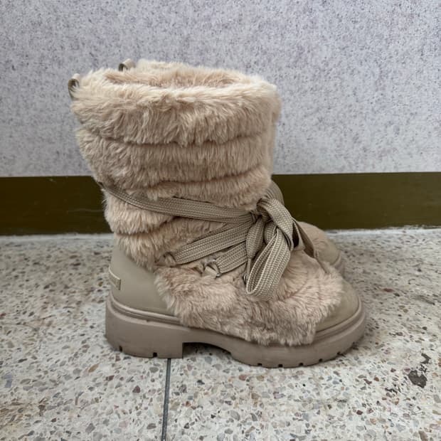 슈콤마보니 퍼 부츠 (235-240)