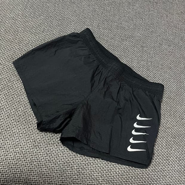 나이키 스우시 블랙 반바지 쇼츠  S
