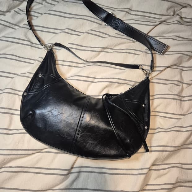 LEATHER SADDLEBAG BLACK 메종미네드 레더 새들백 블랙